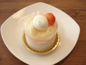 ペッシュ（桃のババロア）
